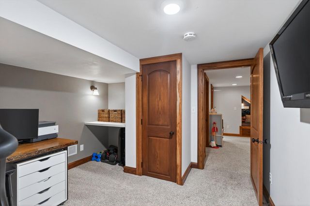 2829 Hampshire Avenue S, Saint Louis Park, MN 55426