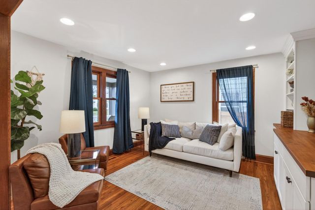 2829 Hampshire Avenue S, Saint Louis Park, MN 55426