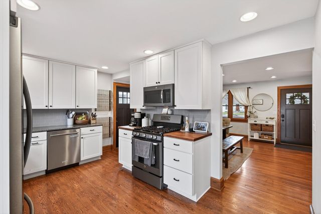 2829 Hampshire Avenue S, Saint Louis Park, MN 55426