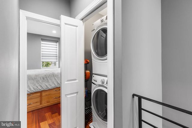 2422 S JUNIPER ST, Philadelphia, PA 19148