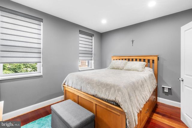 2422 S JUNIPER ST, Philadelphia, PA 19148