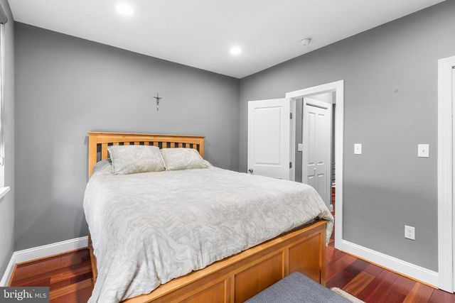 2422 S JUNIPER ST, Philadelphia, PA 19148