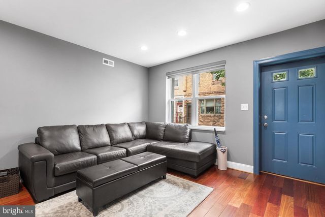2422 S JUNIPER ST, Philadelphia, PA 19148