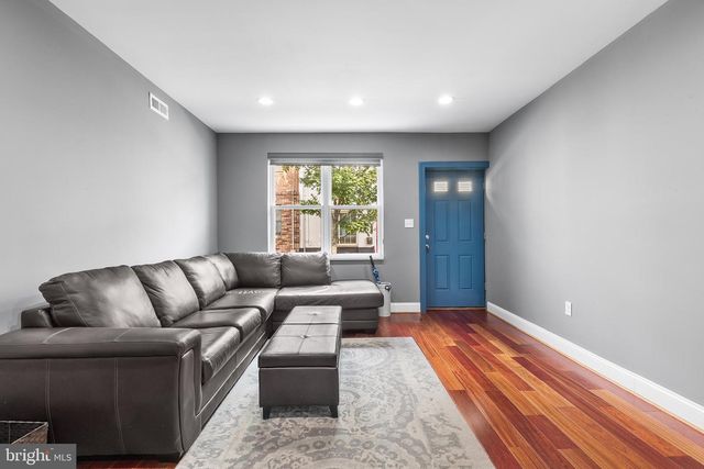 2422 S JUNIPER ST, Philadelphia, PA 19148