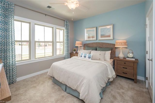 2218 Mainsail DR, Carrollton, VA 23314