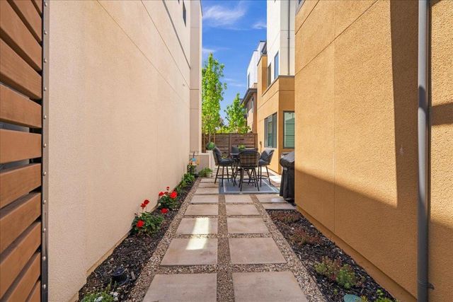 15040 Briggs Court, Los Gatos, CA 95032