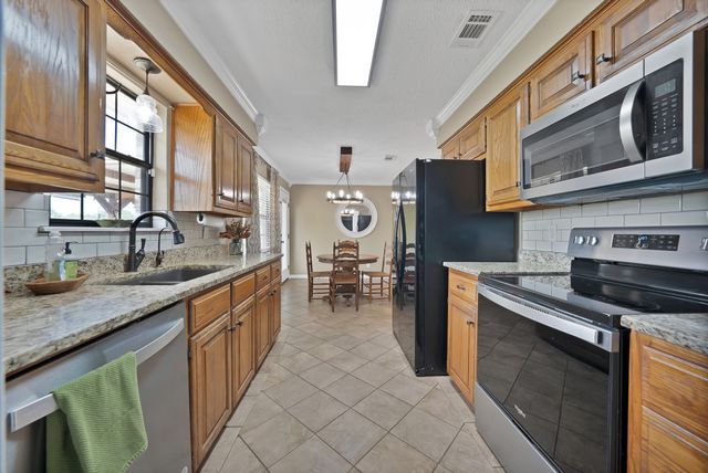 141 County Road 2211, Mineola, TX 75773
