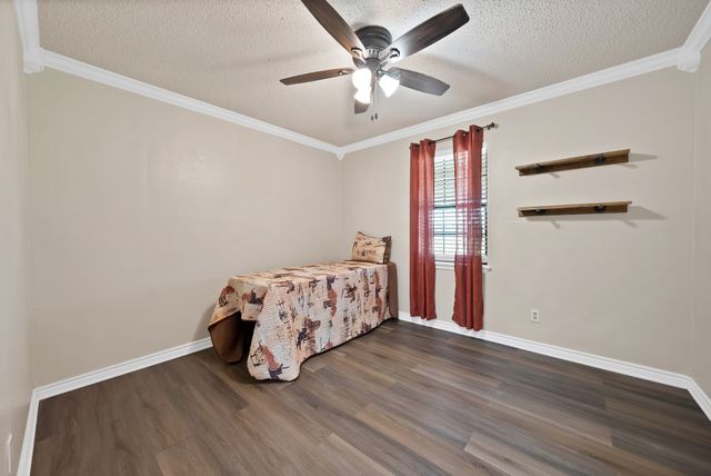 141 County Road 2211, Mineola, TX 75773