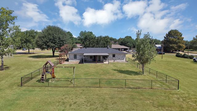 141 County Road 2211, Mineola, TX 75773