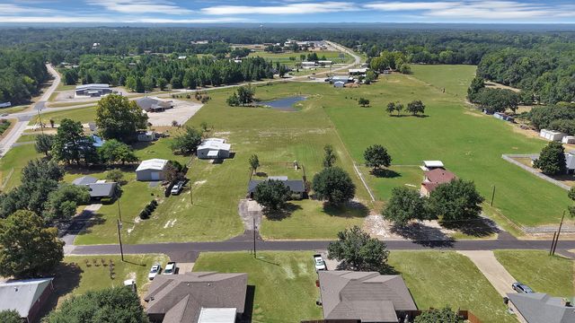 141 County Road 2211, Mineola, TX 75773