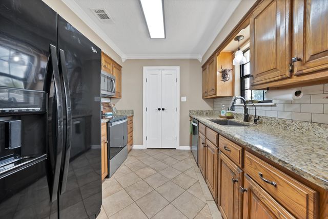 141 County Road 2211, Mineola, TX 75773