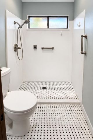 2020 E Four Creeks Avenue, Visalia, CA 93292