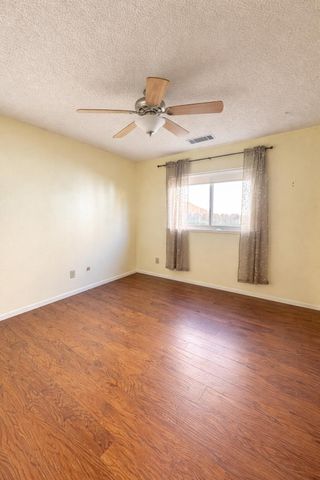 2020 E Four Creeks Avenue, Visalia, CA 93292