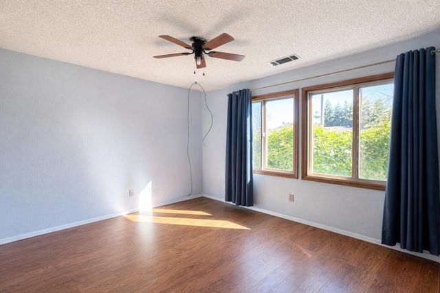 2020 E Four Creeks Avenue, Visalia, CA 93292