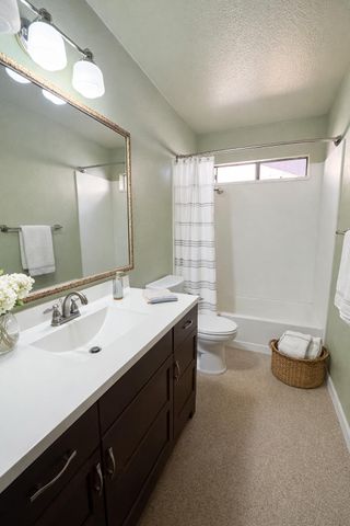 2020 E Four Creeks Avenue, Visalia, CA 93292