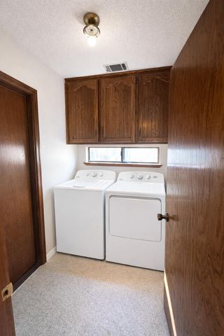 2020 E Four Creeks Avenue, Visalia, CA 93292