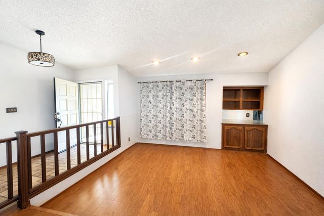 2020 E Four Creeks Avenue, Visalia, CA 93292