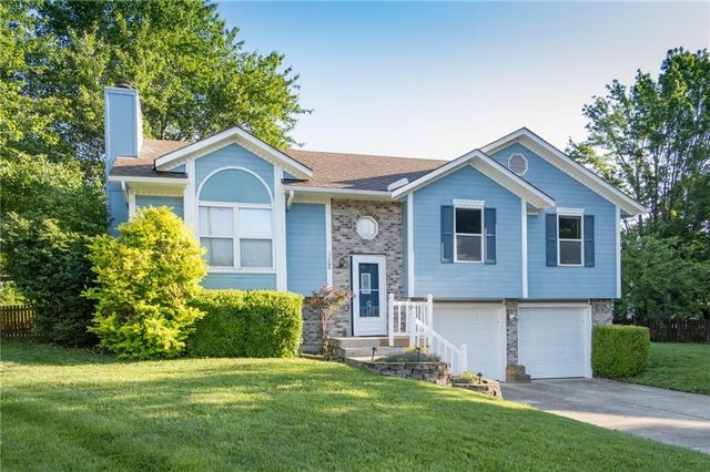 1306 HUNTINGTON Circle, Greenwood, MO 64034