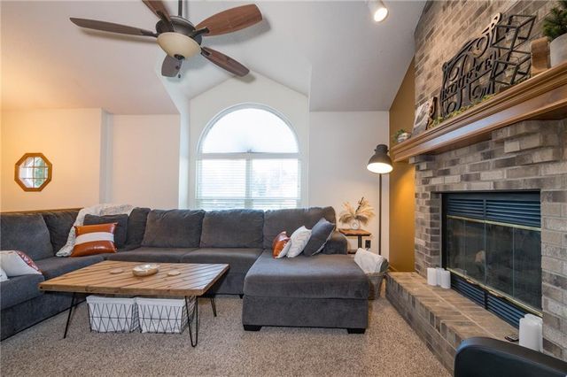 1306 HUNTINGTON Circle, Greenwood, MO 64034