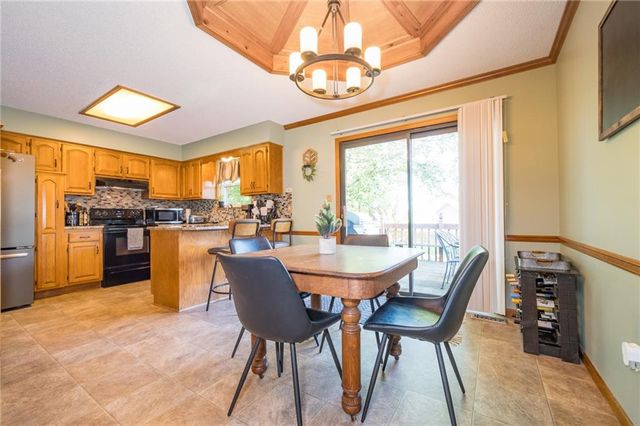 1306 HUNTINGTON Circle, Greenwood, MO 64034
