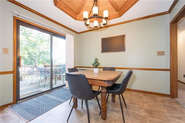 1306 HUNTINGTON Circle, Greenwood, MO 64034