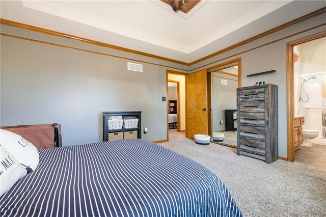 1306 HUNTINGTON Circle, Greenwood, MO 64034