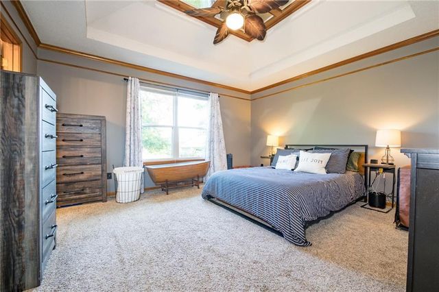 1306 HUNTINGTON Circle, Greenwood, MO 64034