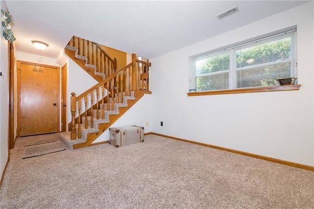 1306 HUNTINGTON Circle, Greenwood, MO 64034