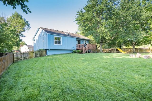 1306 HUNTINGTON Circle, Greenwood, MO 64034