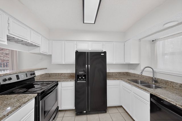 2039 Mallard Drive, Lewisville, TX 75077