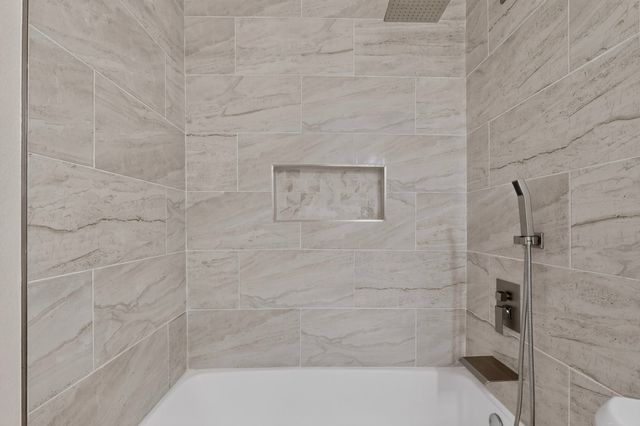 2039 Mallard Drive, Lewisville, TX 75077