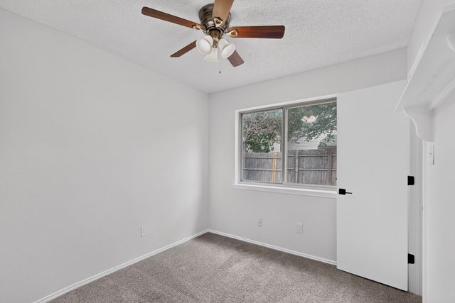 2039 Mallard Drive, Lewisville, TX 75077