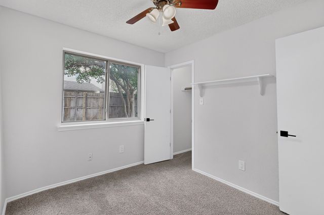2039 Mallard Drive, Lewisville, TX 75077