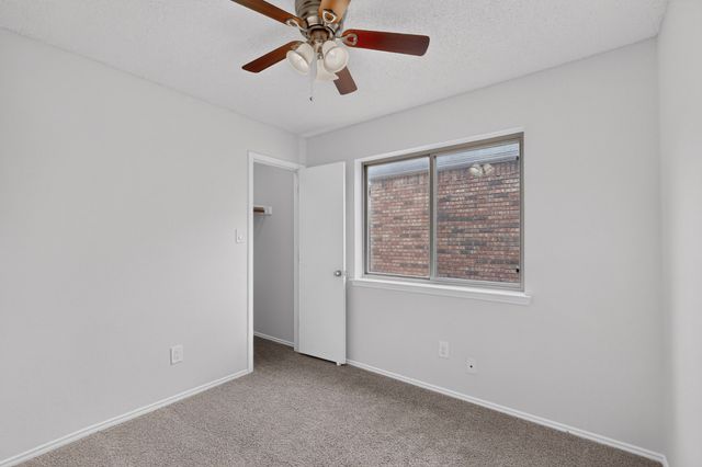 2039 Mallard Drive, Lewisville, TX 75077