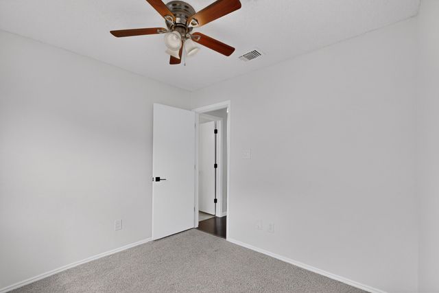 2039 Mallard Drive, Lewisville, TX 75077
