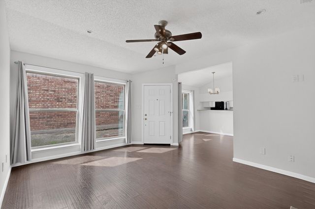 2039 Mallard Drive, Lewisville, TX 75077
