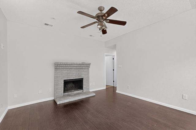2039 Mallard Drive, Lewisville, TX 75077