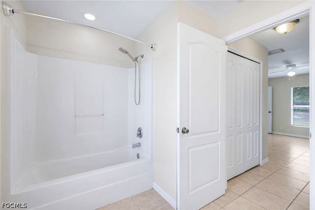 2010 NE 13th PL, Cape Coral, FL 33909