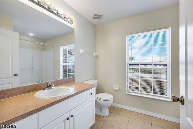 2010 NE 13th PL, Cape Coral, FL 33909