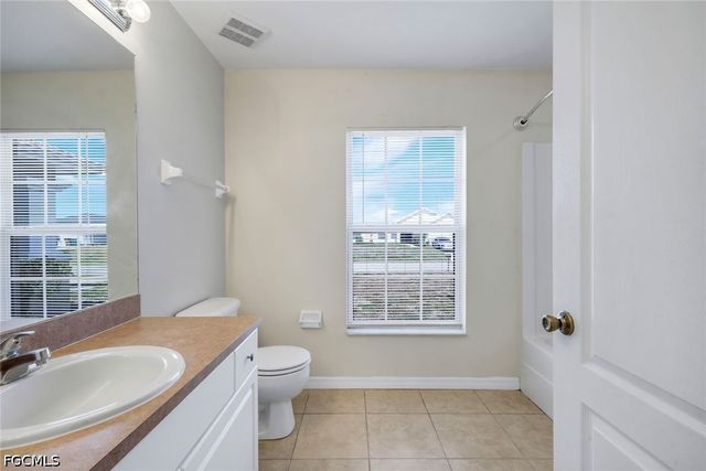 2010 NE 13th PL, Cape Coral, FL 33909