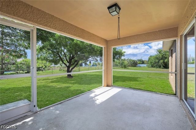 2010 NE 13th PL, Cape Coral, FL 33909