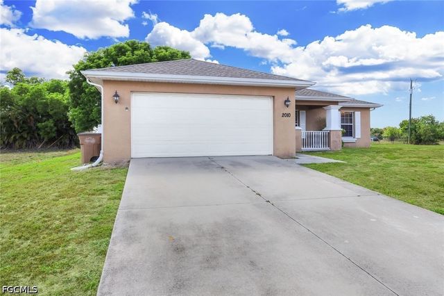 2010 NE 13th PL, Cape Coral, FL 33909