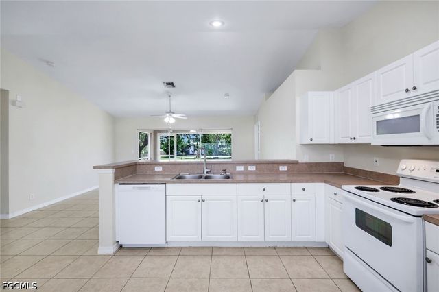 2010 NE 13th PL, Cape Coral, FL 33909