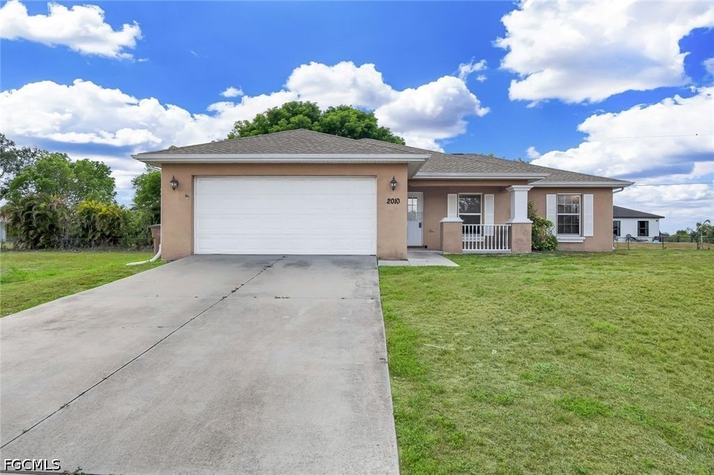 2010 NE 13th PL, Cape Coral, FL 33909