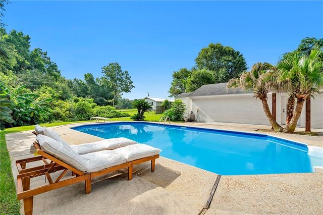 2779 Meadowview Drive, Mobile, AL 36695