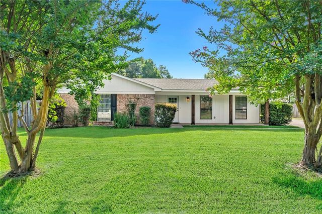 2779 Meadowview Drive, Mobile, AL 36695