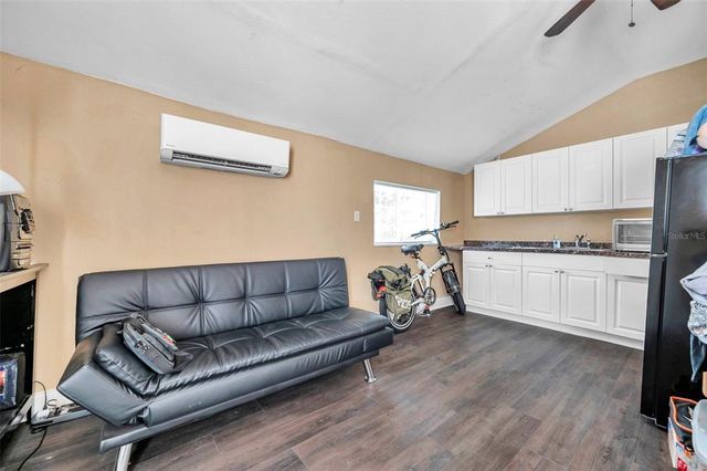 1318 E LOUISE AVENUE, Tampa, FL 33603