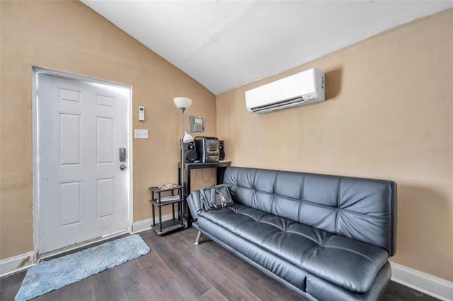 1318 E LOUISE AVENUE, Tampa, FL 33603
