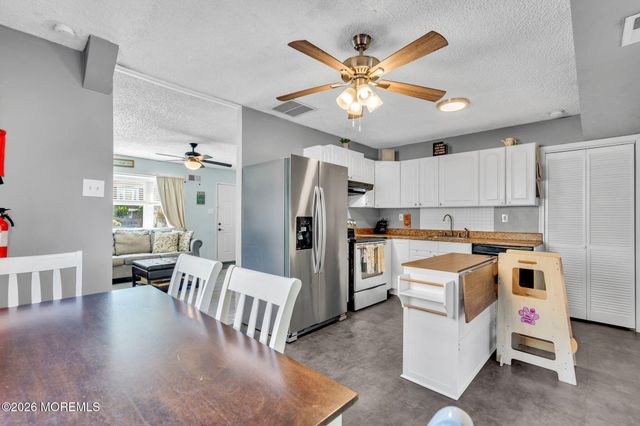 22 Longboat Avenue, Barnegat, NJ 08005
