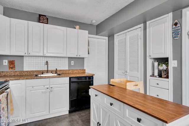 22 Longboat Avenue, Barnegat, NJ 08005